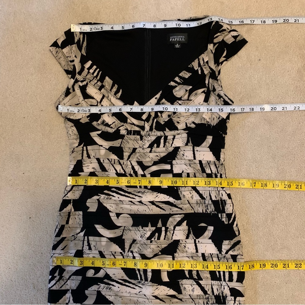 Adrianna Papell Dress Womens Size 8 Cream Print Bandage Bodycon V-Neck Cocktail - Picture 3 of 9